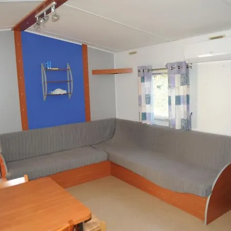 Mobil Home + Dependance Dans Jolie Parc Prive Serignan Exterior photo