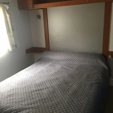 Mobil Home + Dependance Dans Jolie Parc Prive Serignan Exterior photo