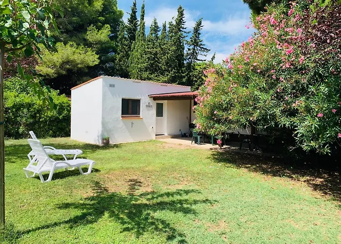 Mobil Home + Dependance Dans Jolie Parc Prive